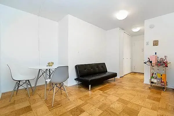 Rented by Metropolitan Property Group | media 10