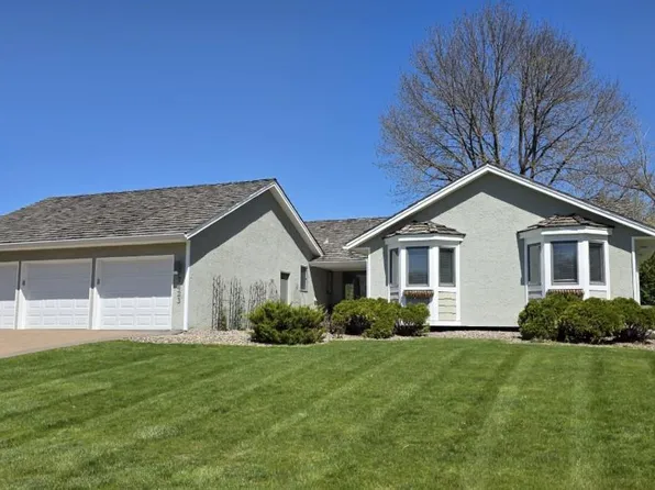 7423 Hyde Park Ln, Edina, MN 55439