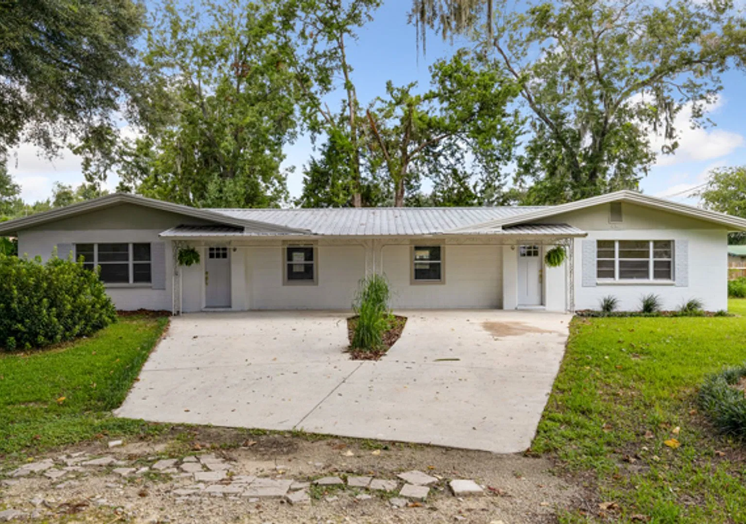 Newly Remodeled One Bedroom One Bath Duplex in Alachua — Photo 1