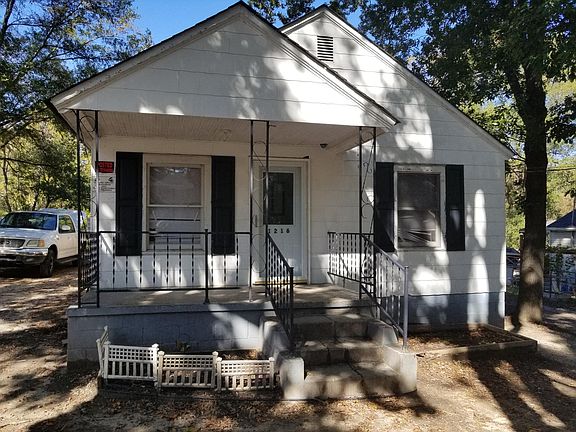 3rd image of 1216 W Walnut Ave