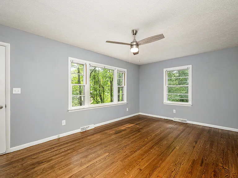 23 Walker Cove Rd — Photo 4