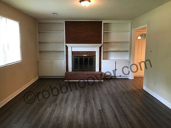 3rd image of 7915 Linda Lake Dr