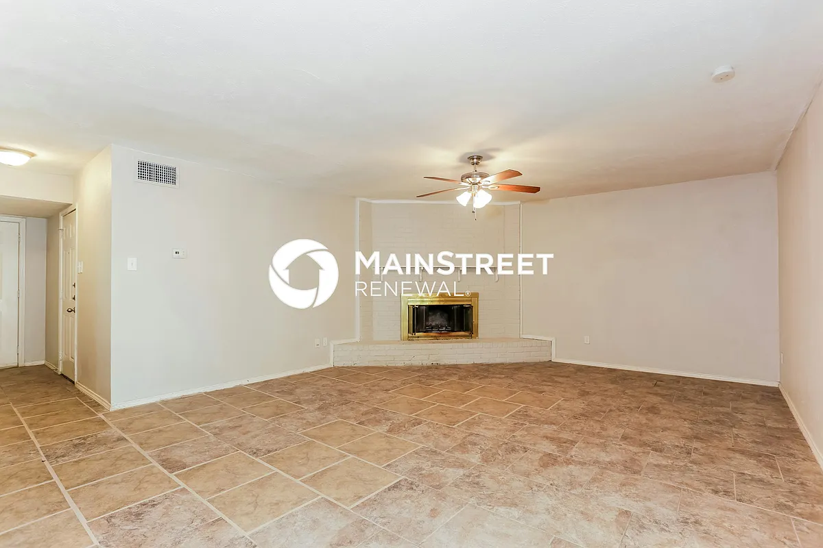 Living Room - 817 Sandalwood Ln