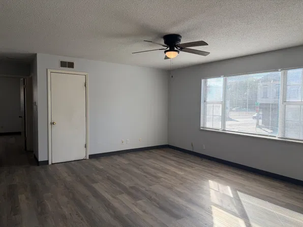 201 W Allen St APT 211, Springfield, IL 62704