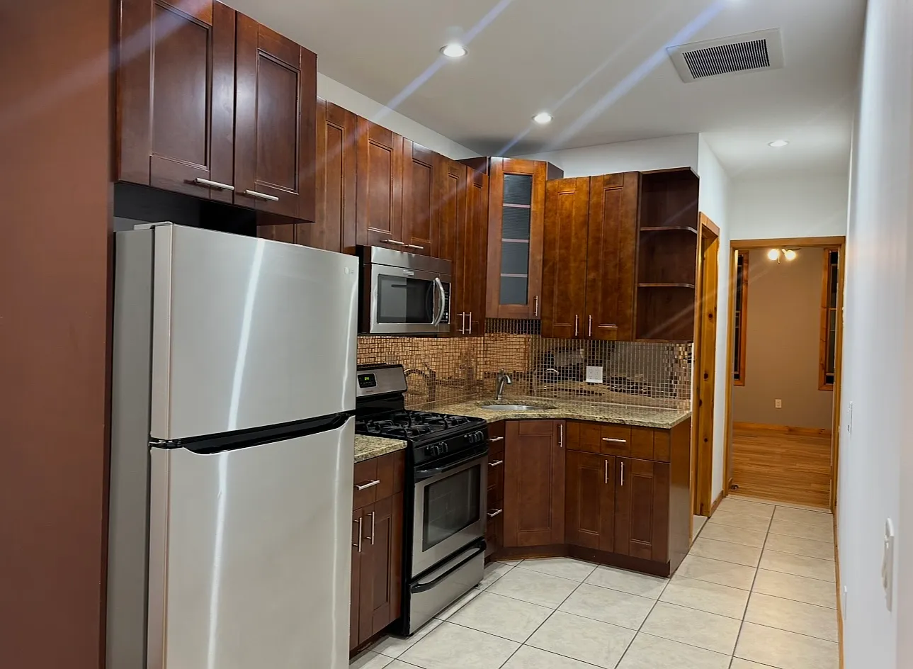 2 bed, 1.5 bath, 800 sqft, $2,900 — Photo 3