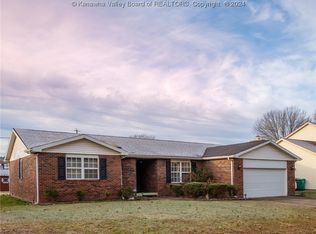 309 Sunset Dr, Hurricane, WV 25526