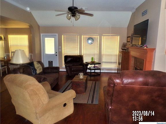4th image of 2804 Meadow Wood Dr