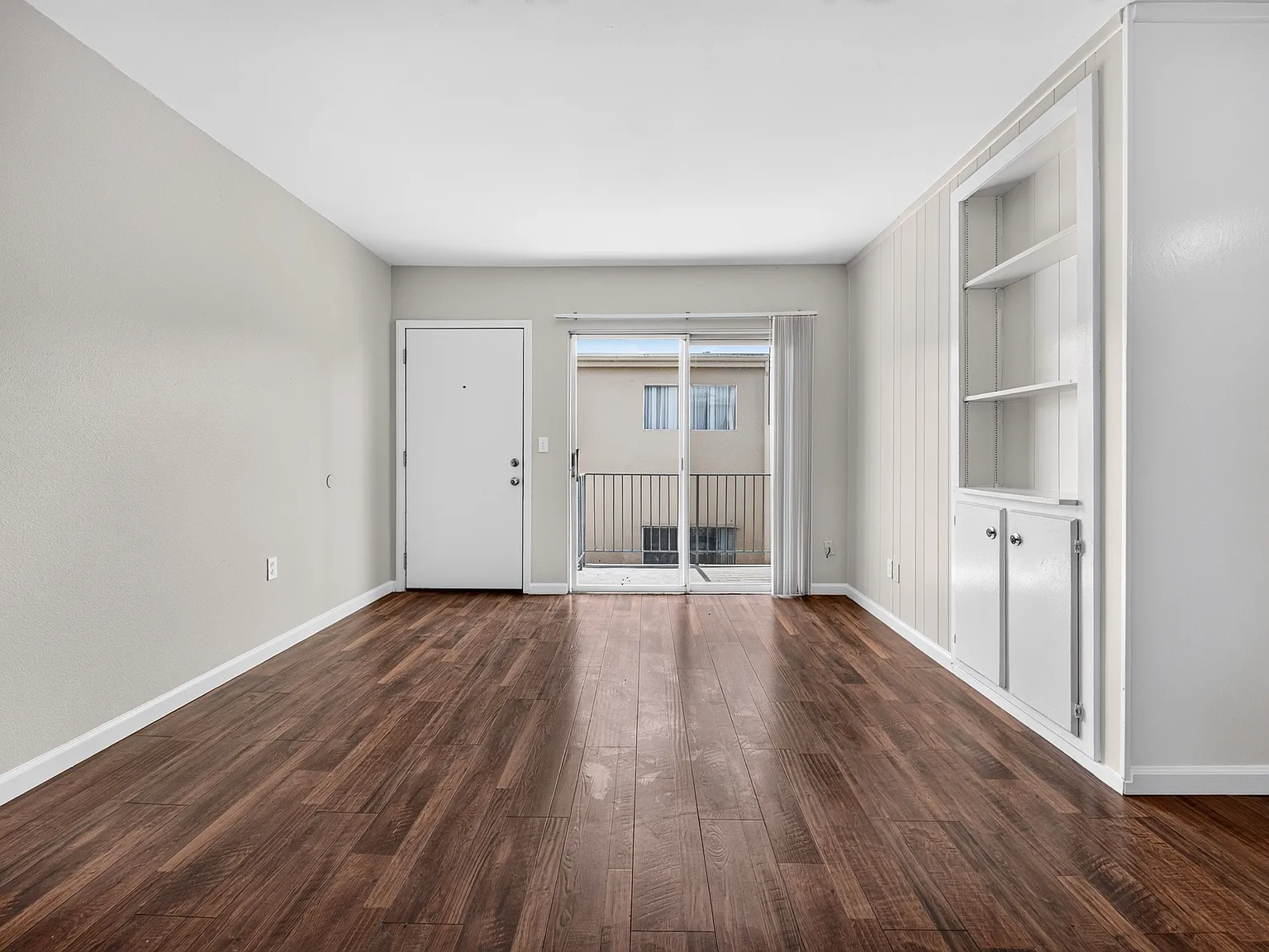 1 bed, 800 sqft, $1,775 — Photo 2