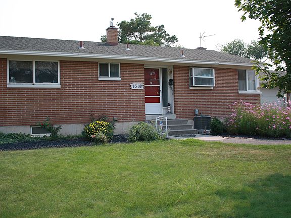 2nd image of 1318 Fremont Dr