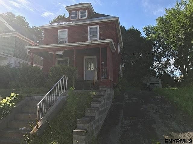 2nd image of 210 Division St