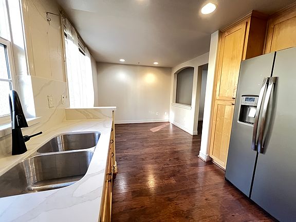 Kitchen with breakfast nook