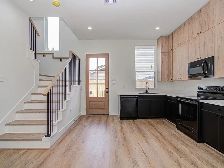 1308 Tarley St #A — Photo 3