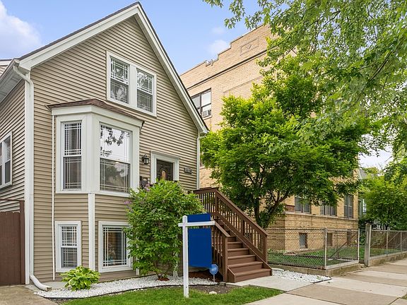 2nd image of 3329 W Berteau Ave