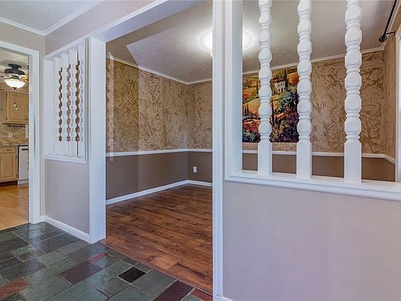 3rd image of 42859 Woodhill Dr