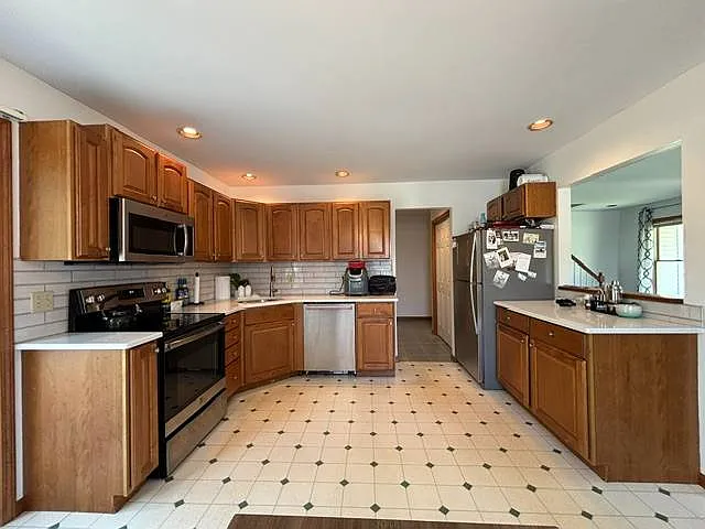 2 bed, 1.5 bath, $2,400 — Photo 3