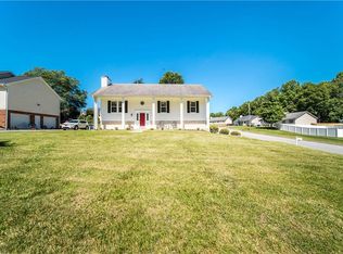 128 Southoak Dr, Winston Salem, NC 27107