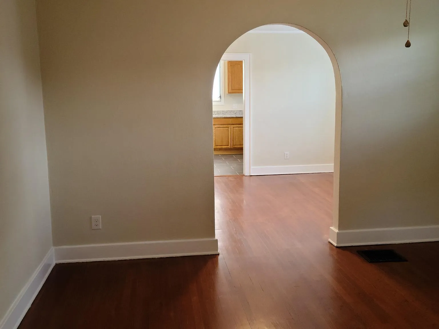 2 bed, 1112 sqft, $1,700 — Photo 2