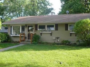 336 River Dr, Dekalb, IL 60115