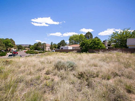 5th image of 1009 Sagebrush Trl SE