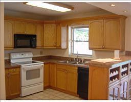 5th image of 402 SW 72nd Ave