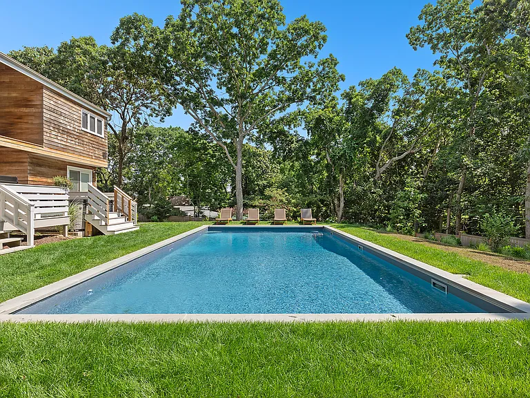 111 Runnymeade Dr — Photo 14