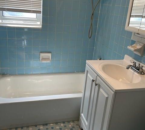 4th image of 640 W Seaman Ave #B