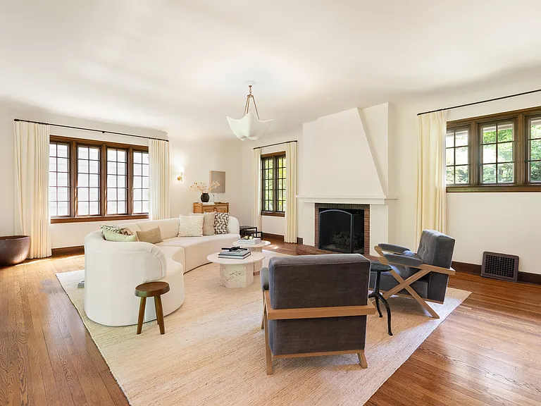 2897 SW Rutland Ter — Photo 5
