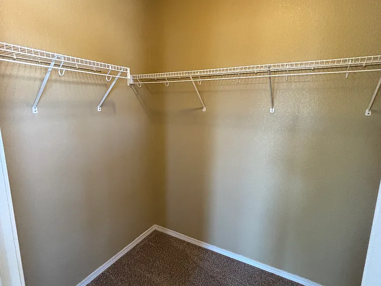 6594 Silverwind Cir — Photo 16