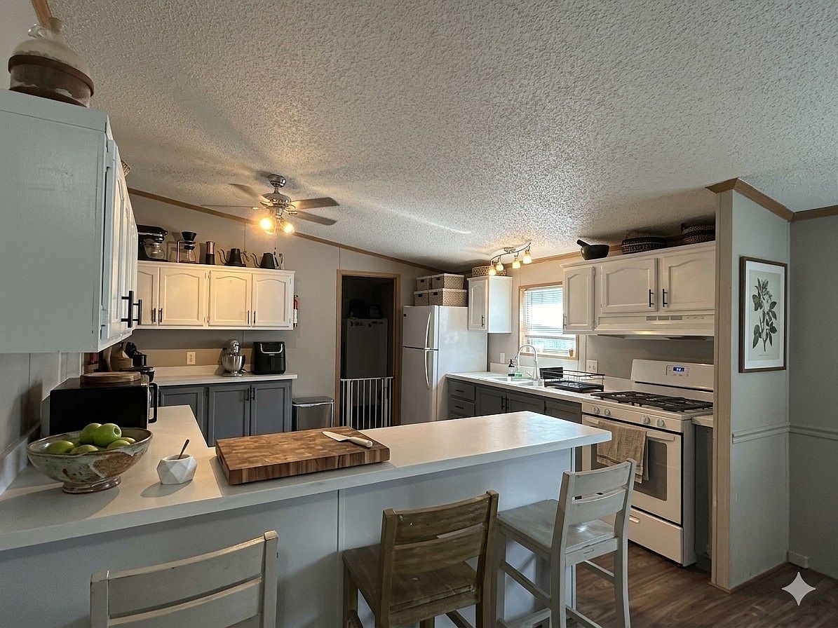 17067 Detroiter Ave #30, Davisburg, MI 48350