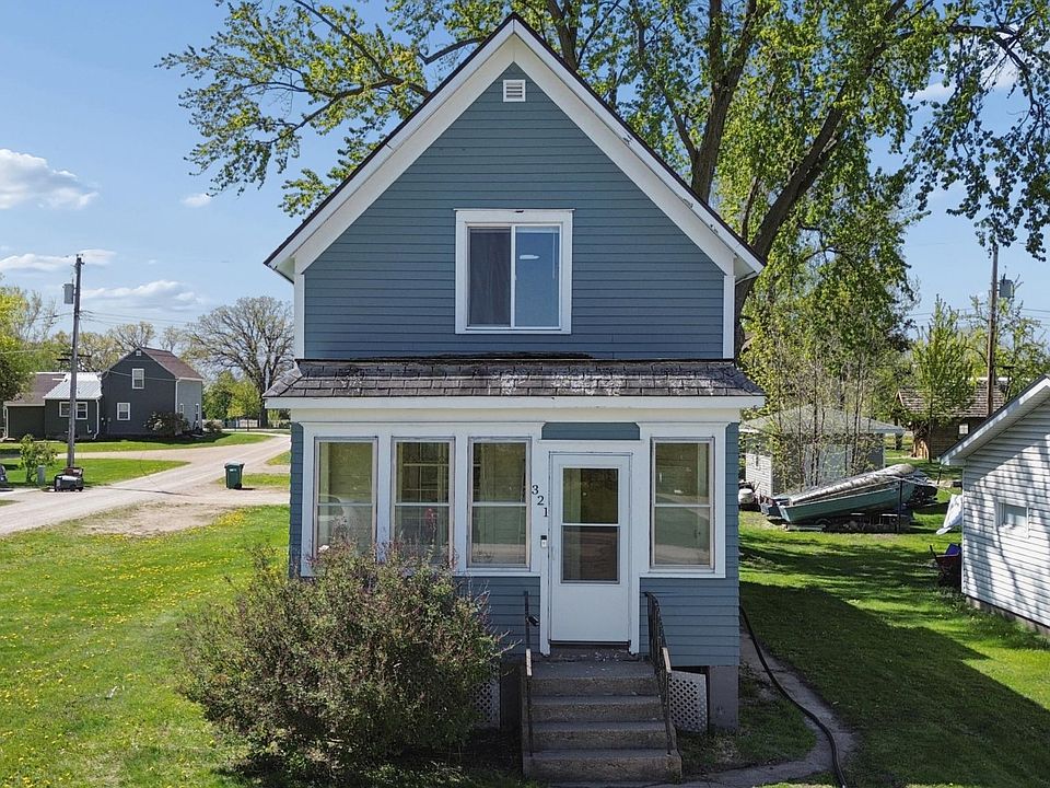 1st image of 321 1st St NE