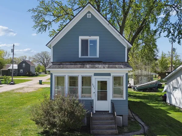 321 1st St NE, Plato, MN 55370