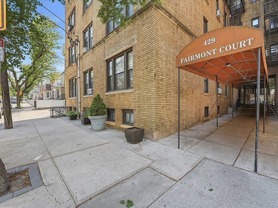 1st image of 429 Fairmount Ave APT 412