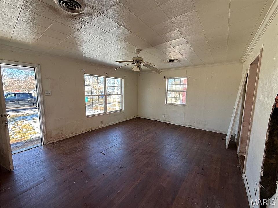 2nd image of 332 Fair St