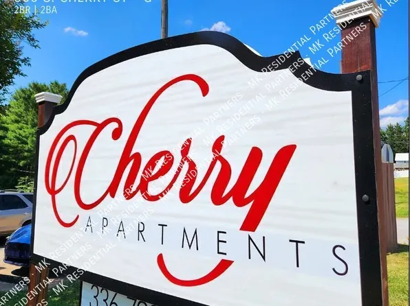 300 S Cherry St APT G, Kernersville, NC 27284