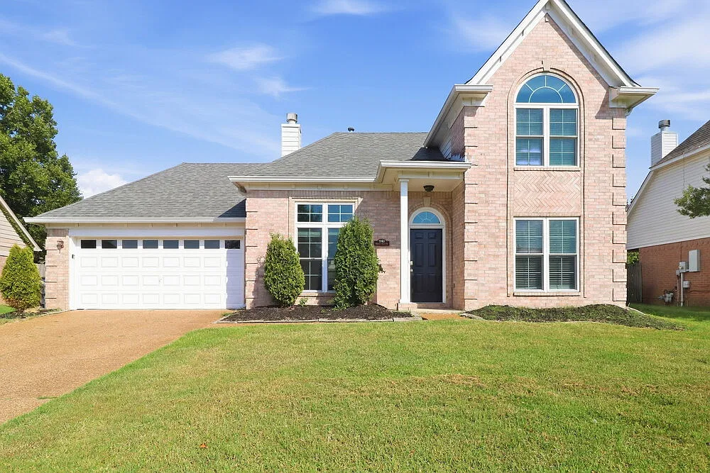 3 bed, 2.0 bath, 1934 sqft, $2,175 — Photo 1