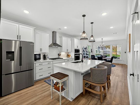 4th image of 106 Pine Waters Ln