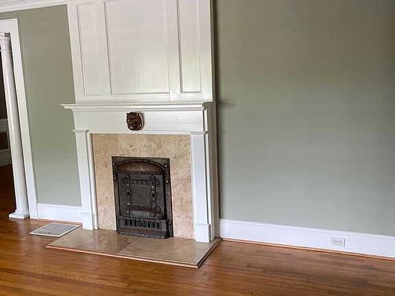 Fireplace in living room (nonworking)
