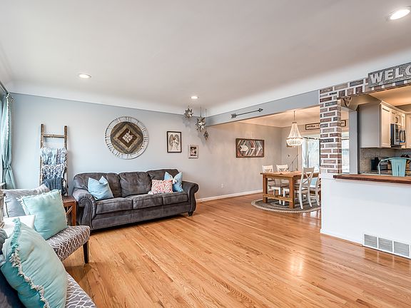 5th image of 1779 Robinway Dr