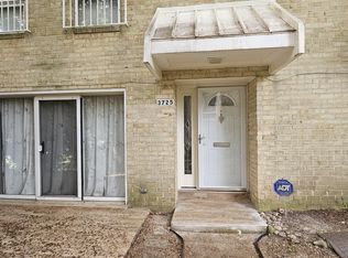 3725 Persimmon Cir, Fairfax, VA 22031
