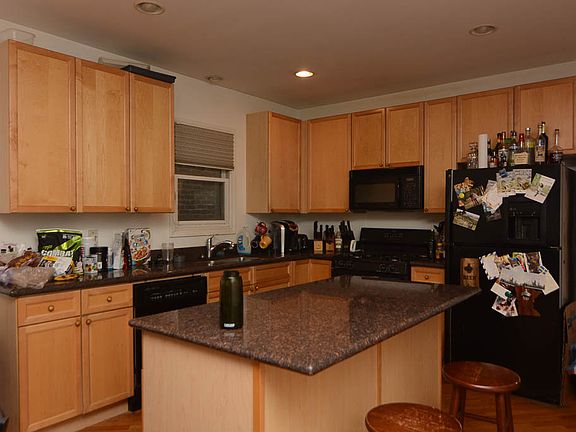4th image of 1125 W Wrightwood Ave #1E