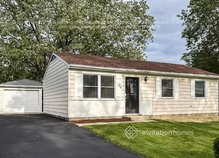 200 Valley Dr — Photo 3