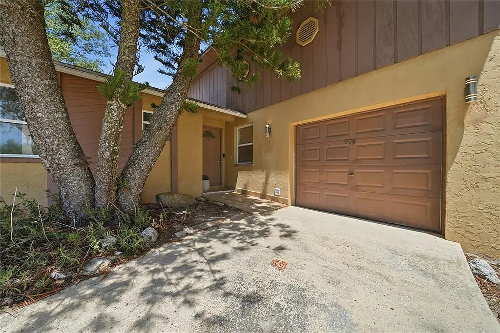 4 bed, 2.0 bath, 1236 sqft, $2,450 — Photo 1