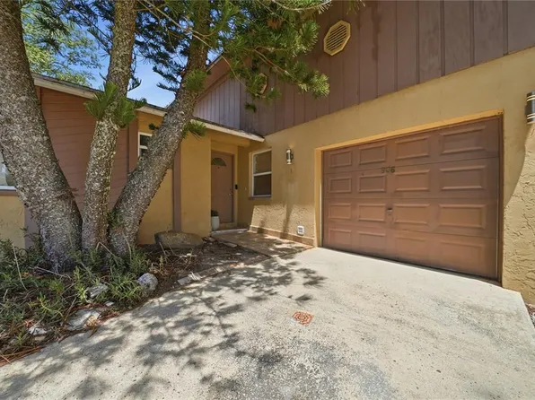 906 Carlton Rd, Tarpon Springs, FL 34689
