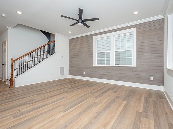 3rd image of 216 Averill St
