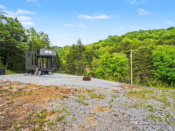 19167 Happy Hollow Rd, Buffalo Valley, TN 38548