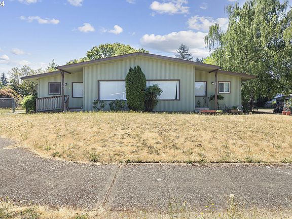 2nd image of 2600 E 21st St