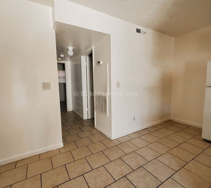 1st image of 1604 Oak Croft Ct #1604