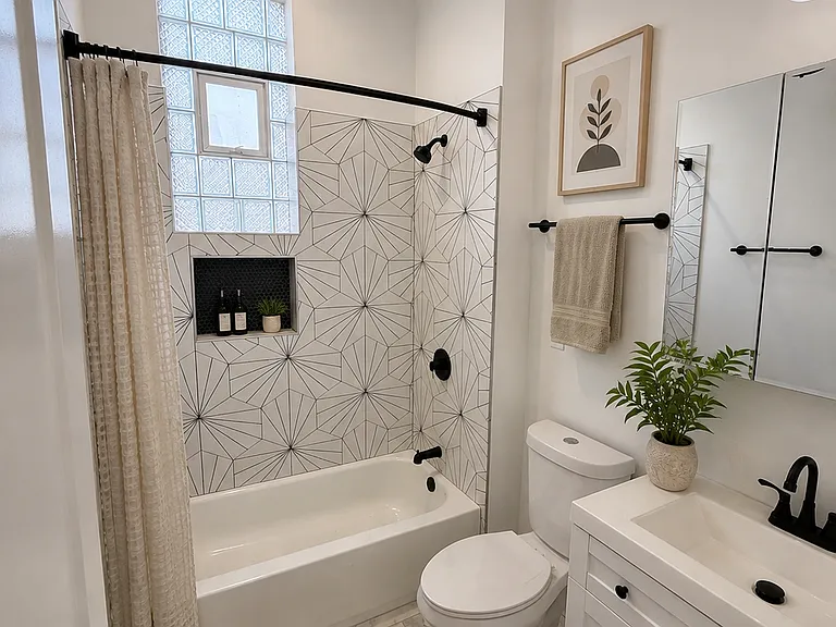 2882 N Milwaukee Ave #2-R — Photo 7