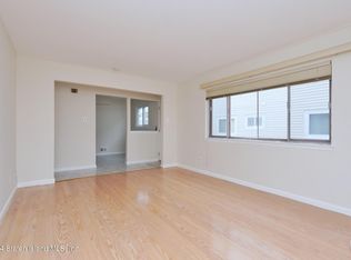 69 Dawson Ct, Staten Island, NY 10314