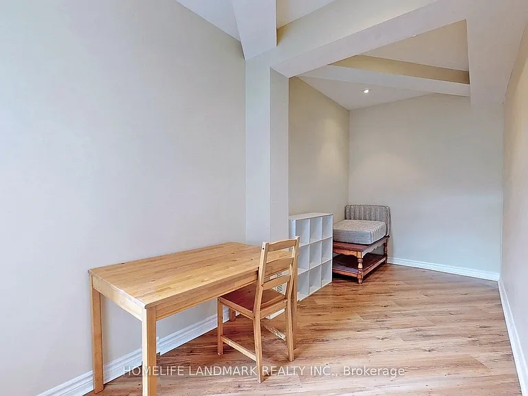 88 Caines Ave — Photo 13